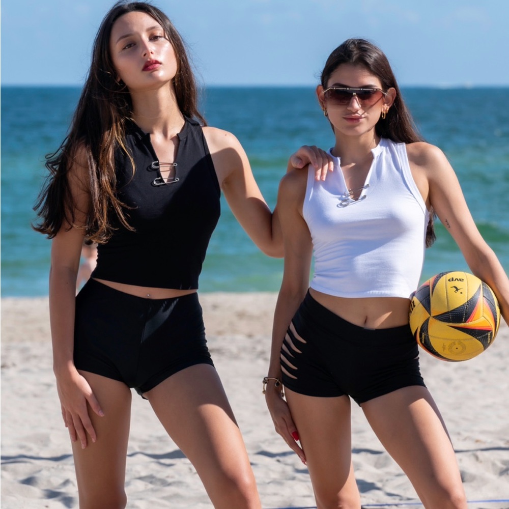 Women's Sleeveless V- Neck Shirt With Fashion Pins Top Black or White